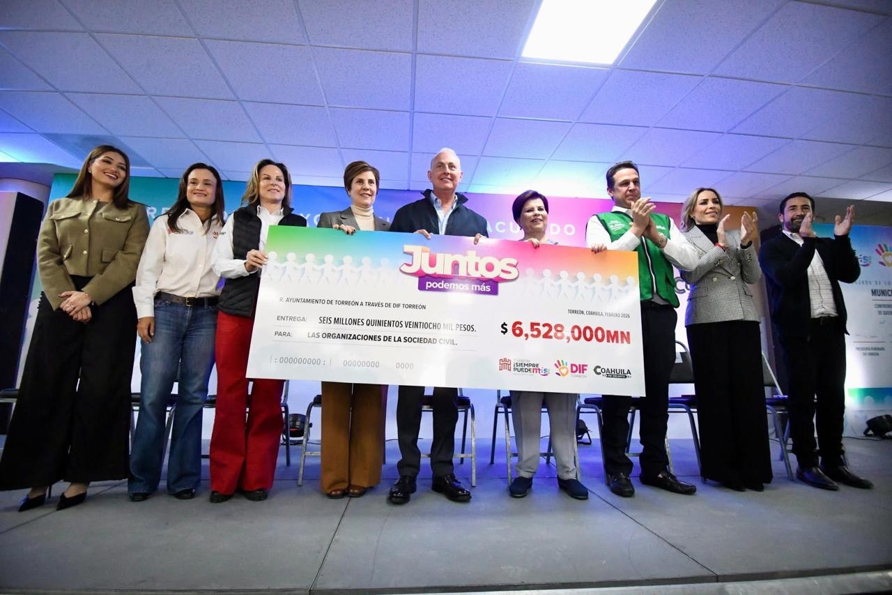 Torreón fortalece a la sociedad civil: Román Cepeda entrega 6.5 mdp a 55 organizaciones