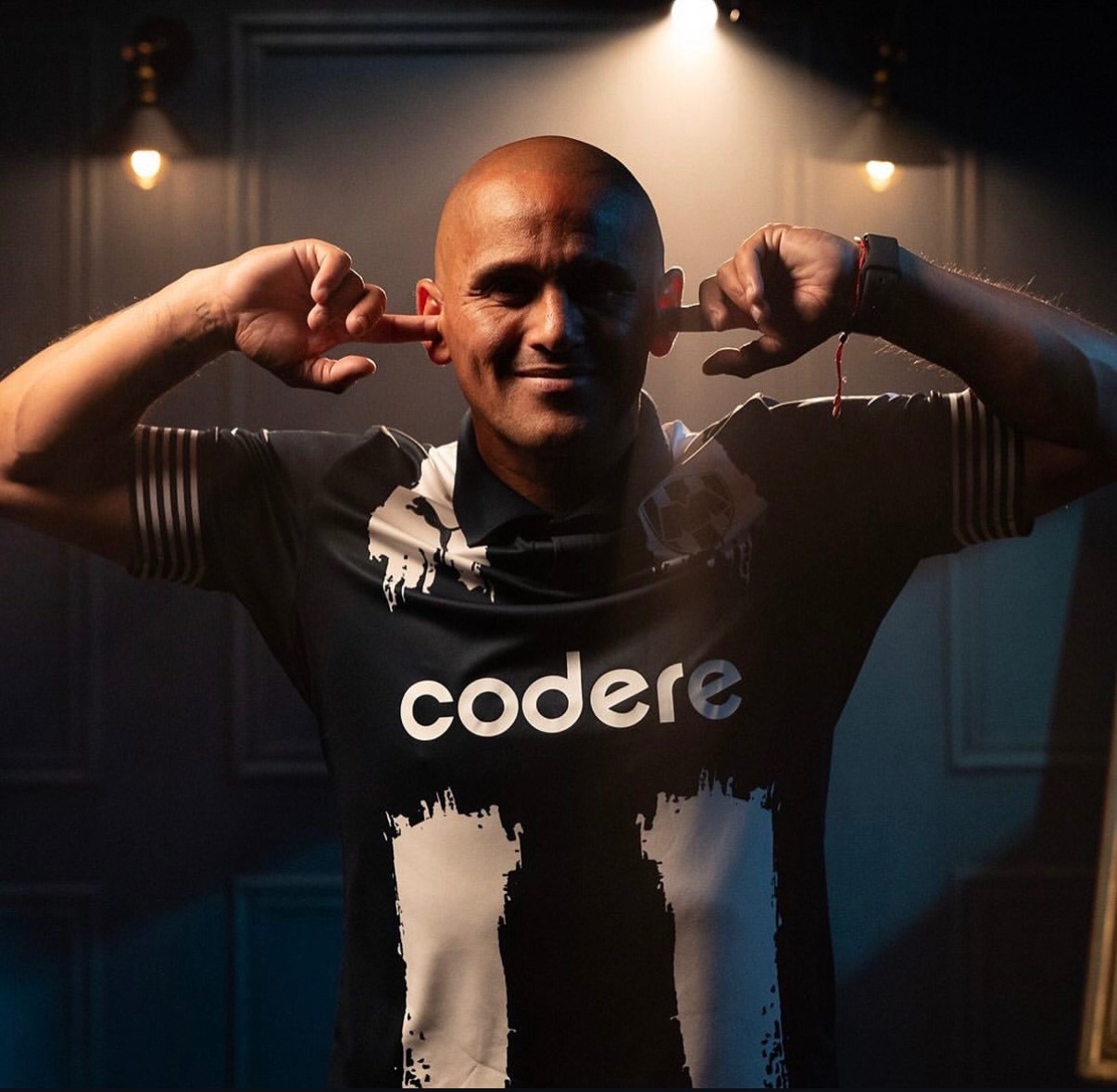 ¡Adiós a una leyenda! Humberto ‘Chupete’ Suazo anuncia su retiro del fútbol a los 44 años